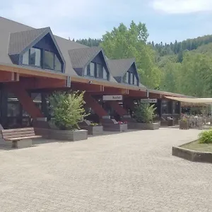 Hotel Domaine Du Chambon, Murol